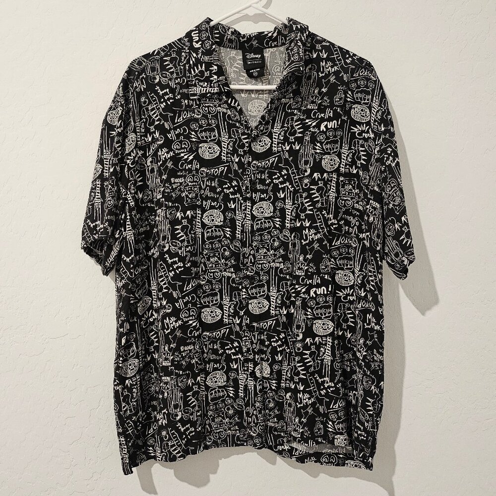 Men's Disney Our Universe Button Front Shirt Cruella Iconic Graphic Print Sz MED
